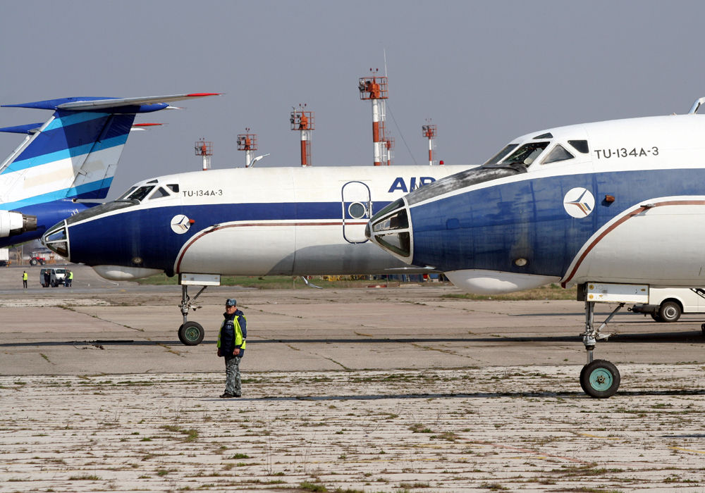 Air Moldova TU-134A-3 Gruppe Bild KIV-1052